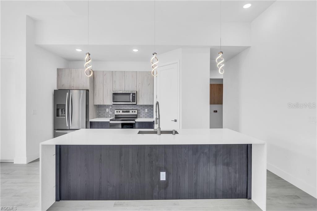 9402 ARRID CIR
