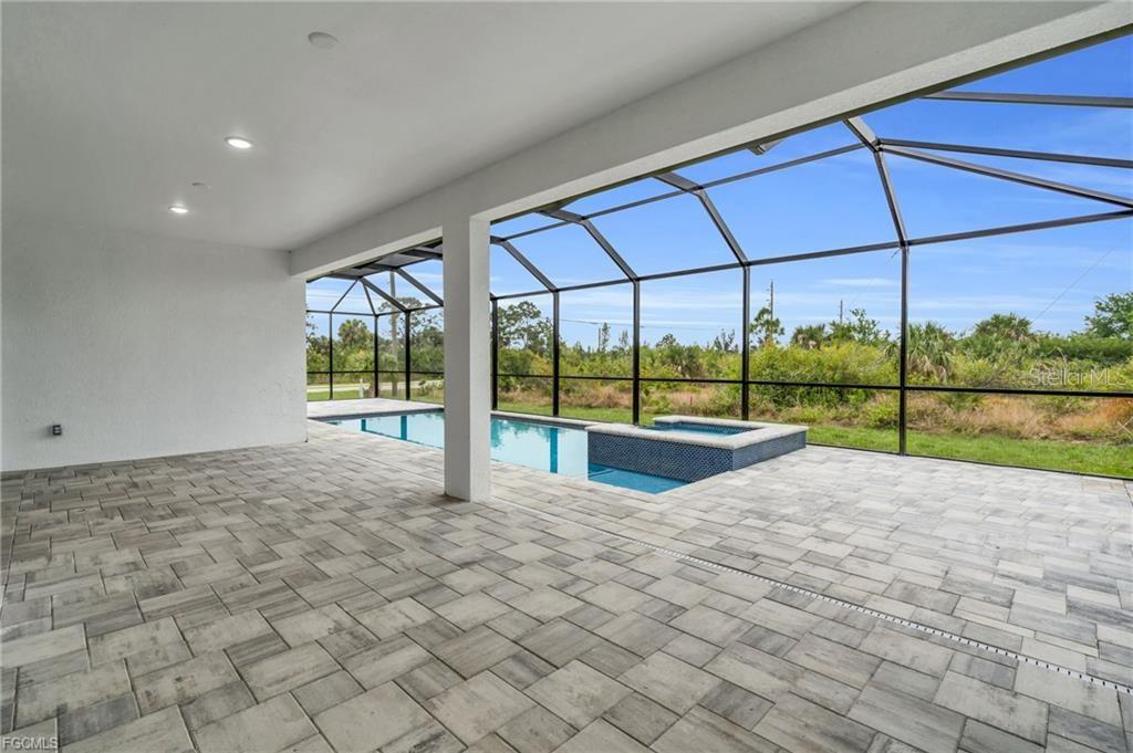 15401 AQUA CIR
