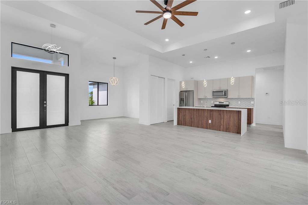15401 AQUA CIR