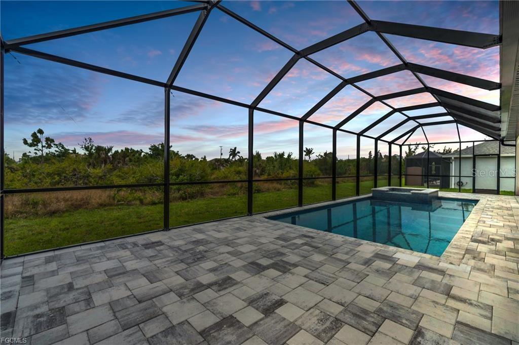 15401 AQUA CIR