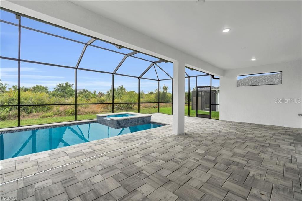 15401 AQUA CIR