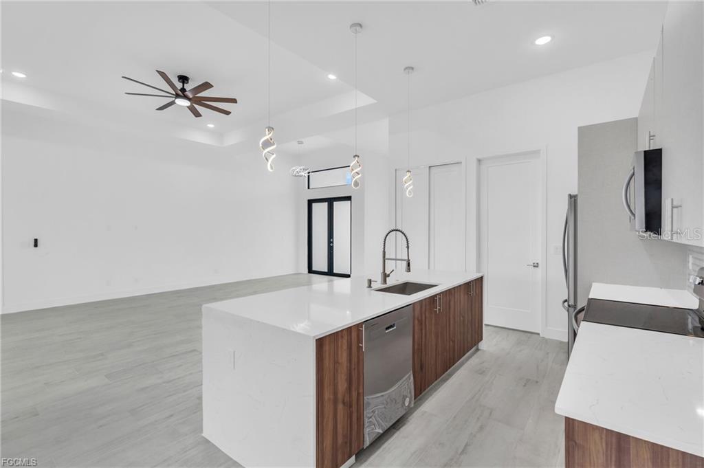 15401 AQUA CIR
