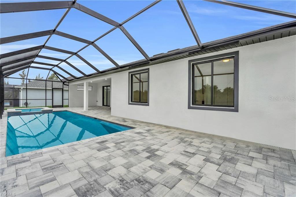 15401 AQUA CIR