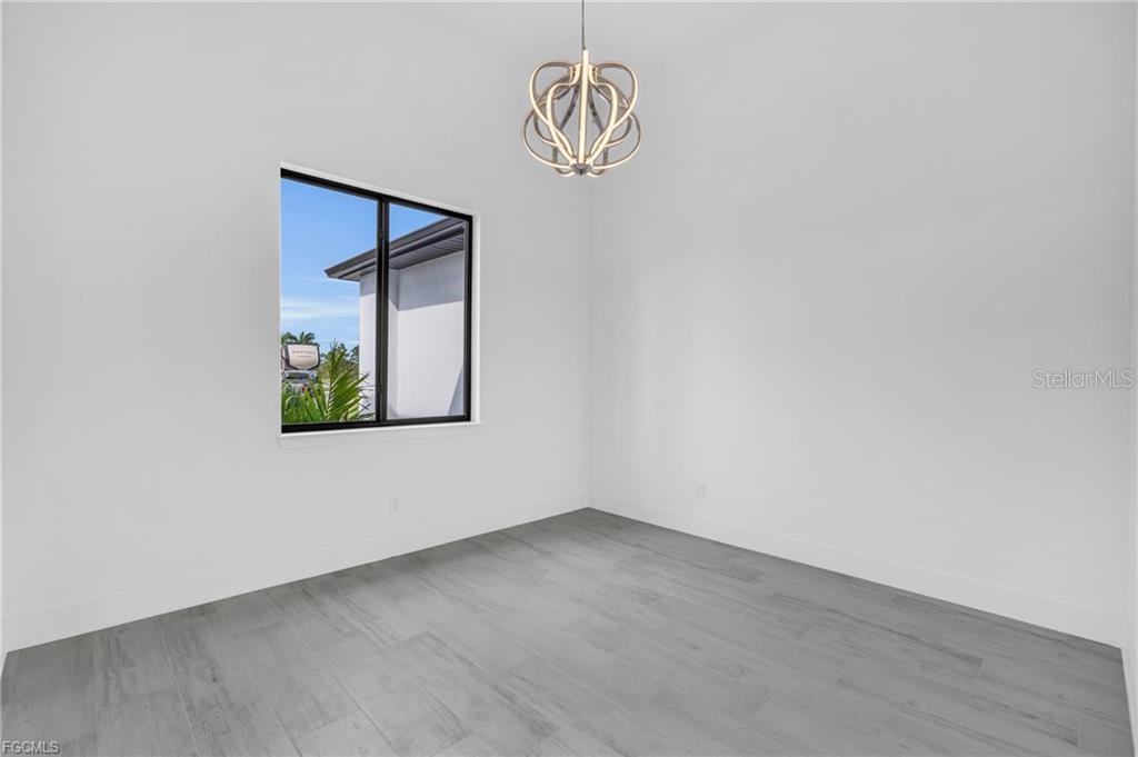 15401 AQUA CIR