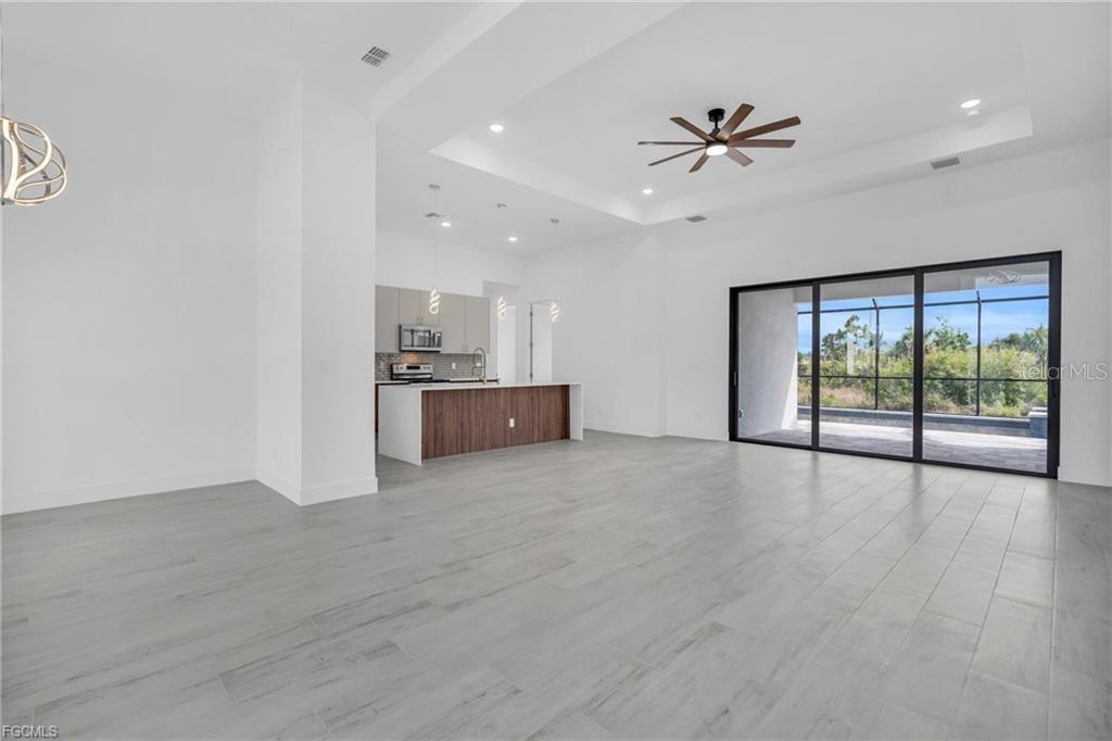 15401 AQUA CIR