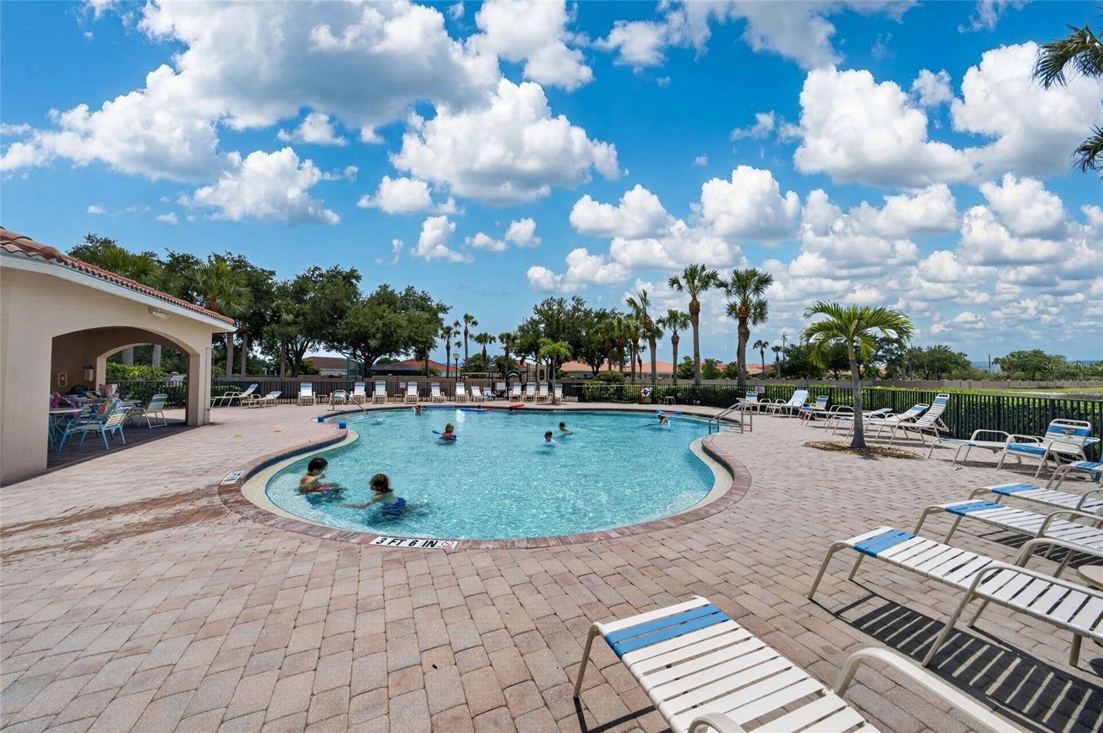 4054 RIVER BANK WAY #4054