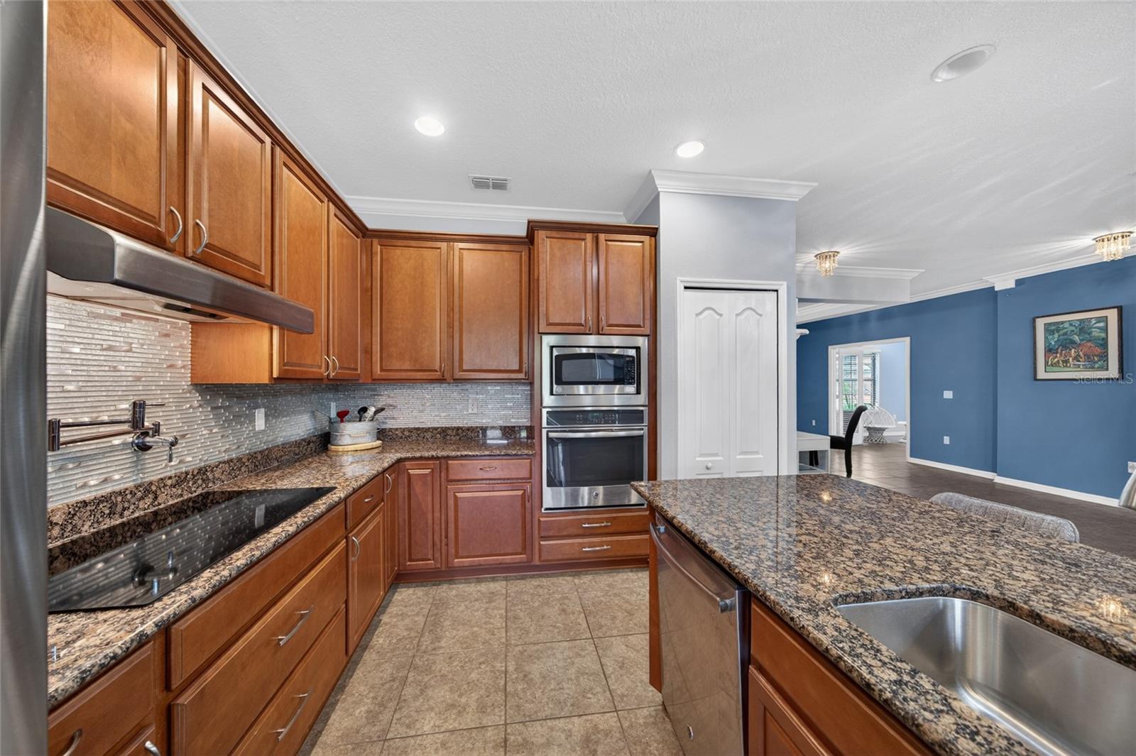 4054 RIVER BANK WAY #4054