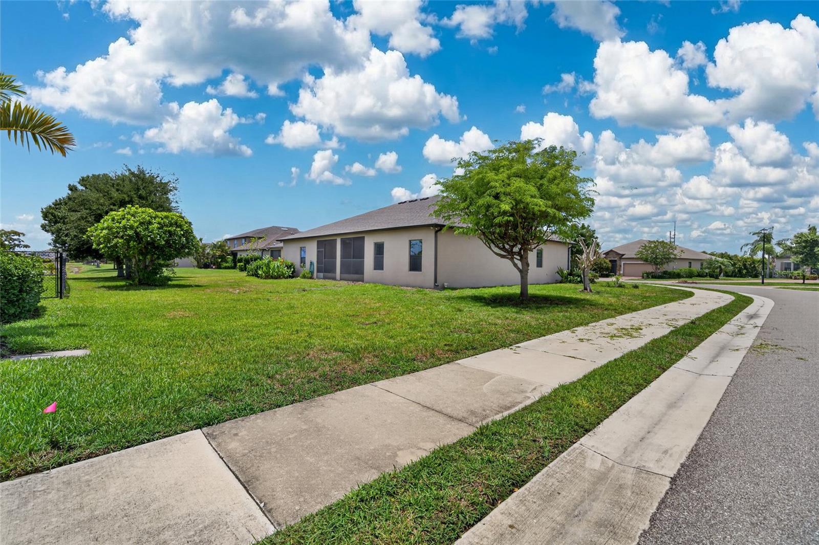 4054 RIVER BANK WAY #4054