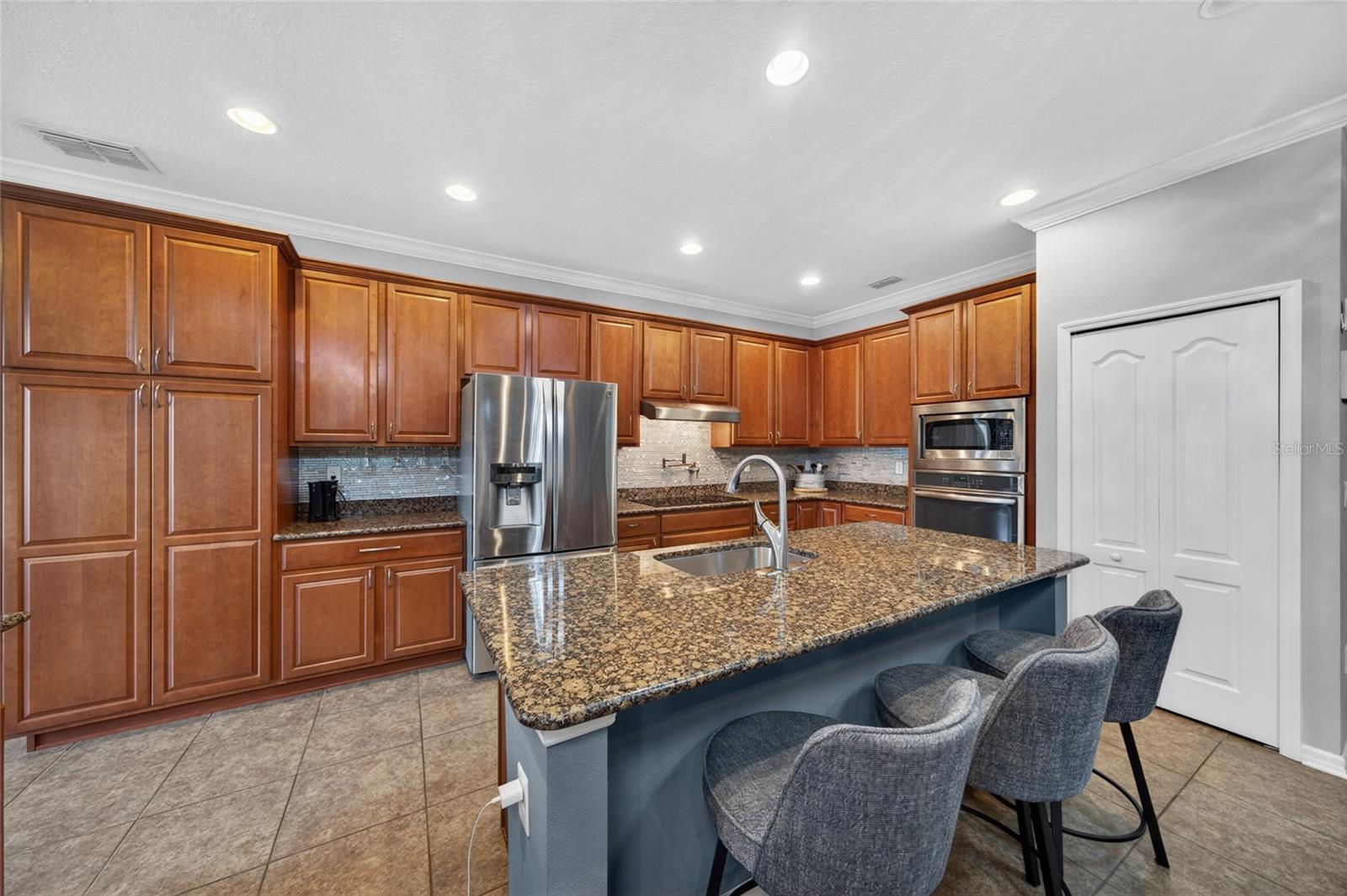 4054 RIVER BANK WAY #4054