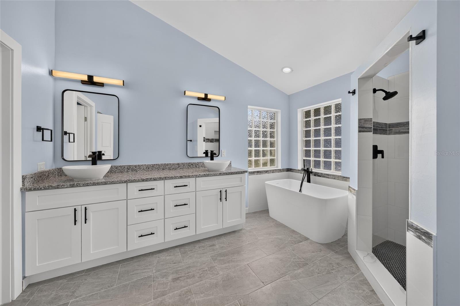 428 SW 19TH AVE