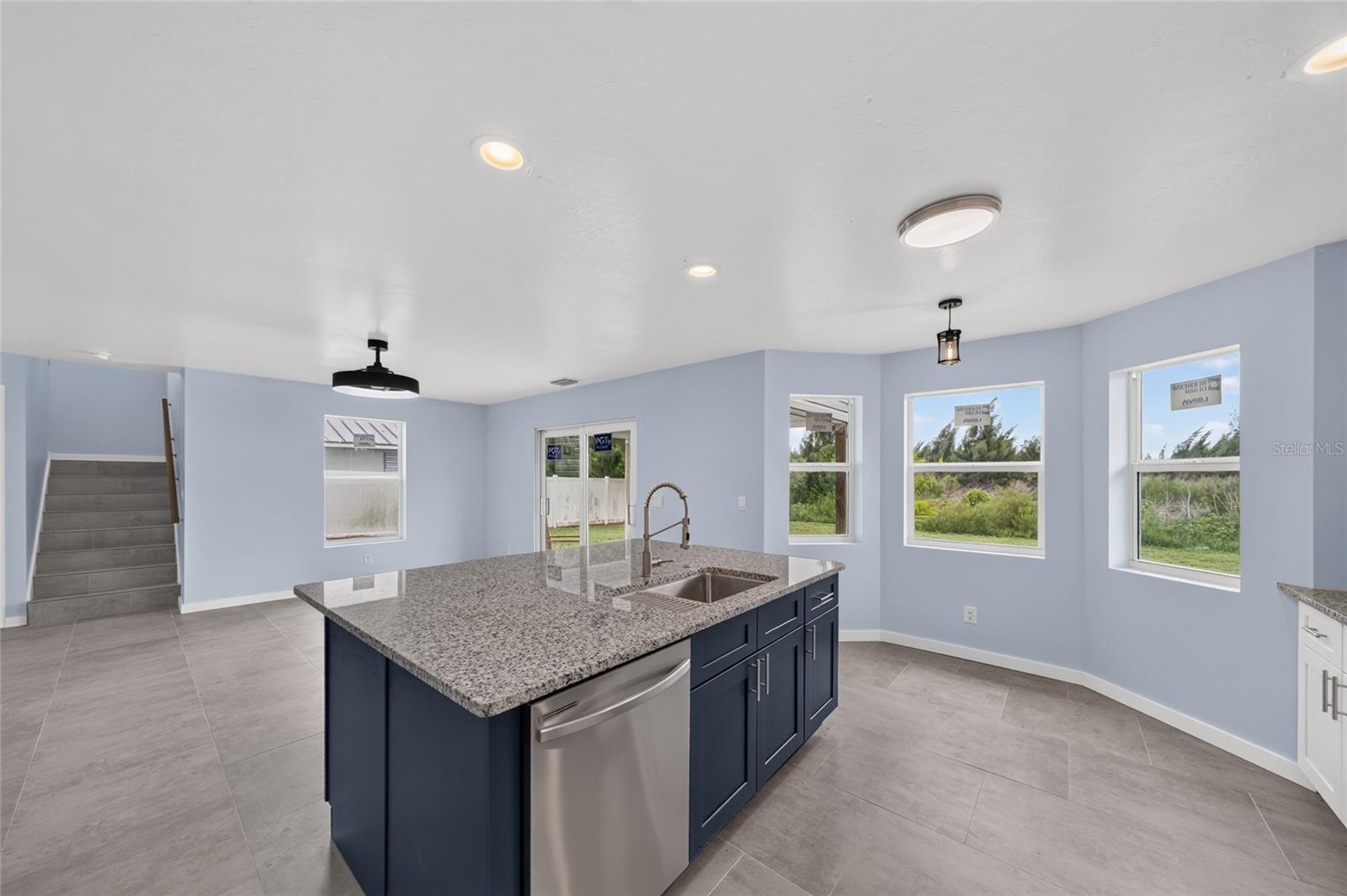 428 SW 19TH AVE