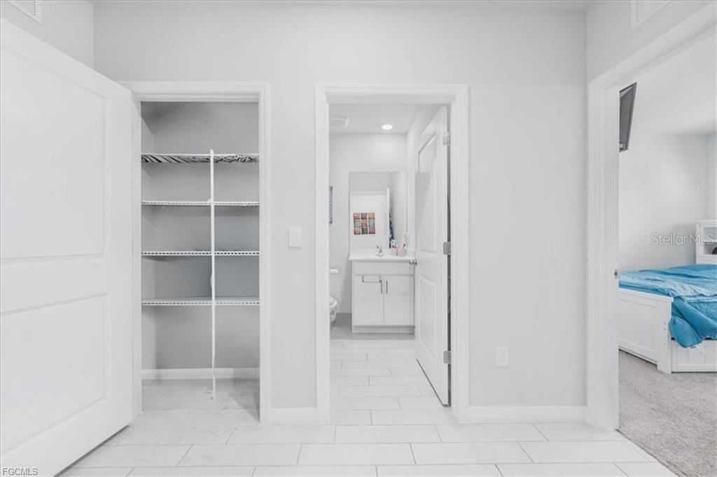 1216 NW 21ST PL