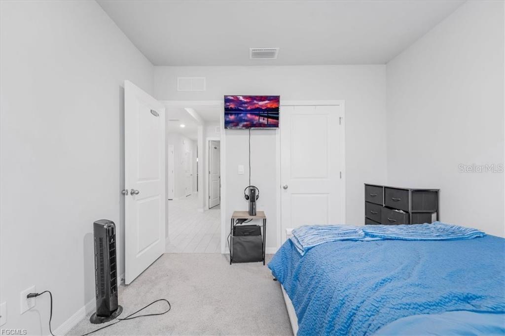 1216 NW 21ST PL