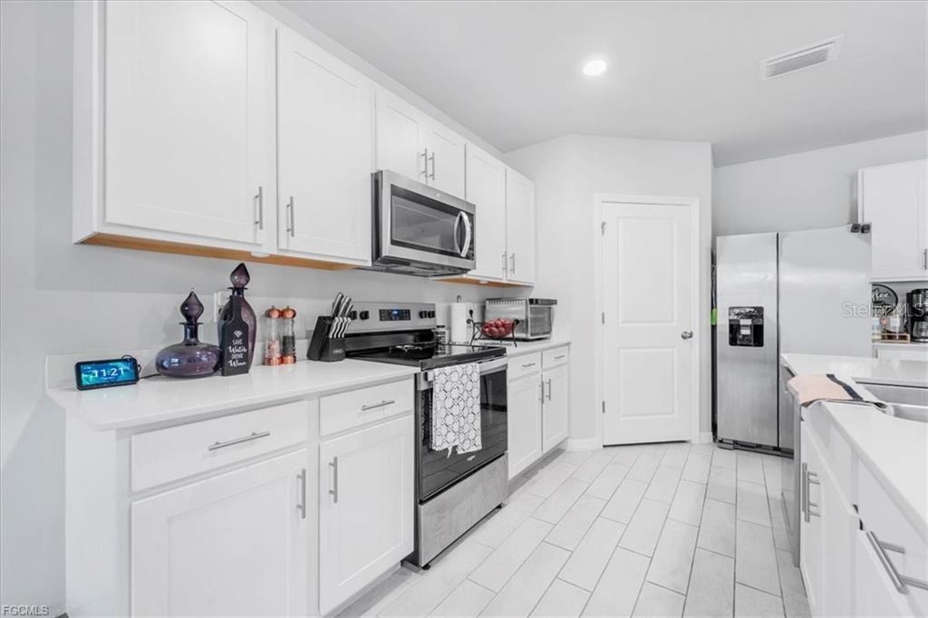 1216 NW 21ST PL