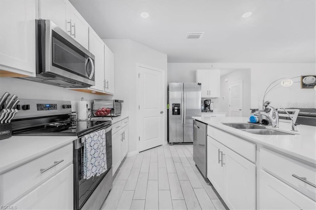 1216 NW 21ST PL