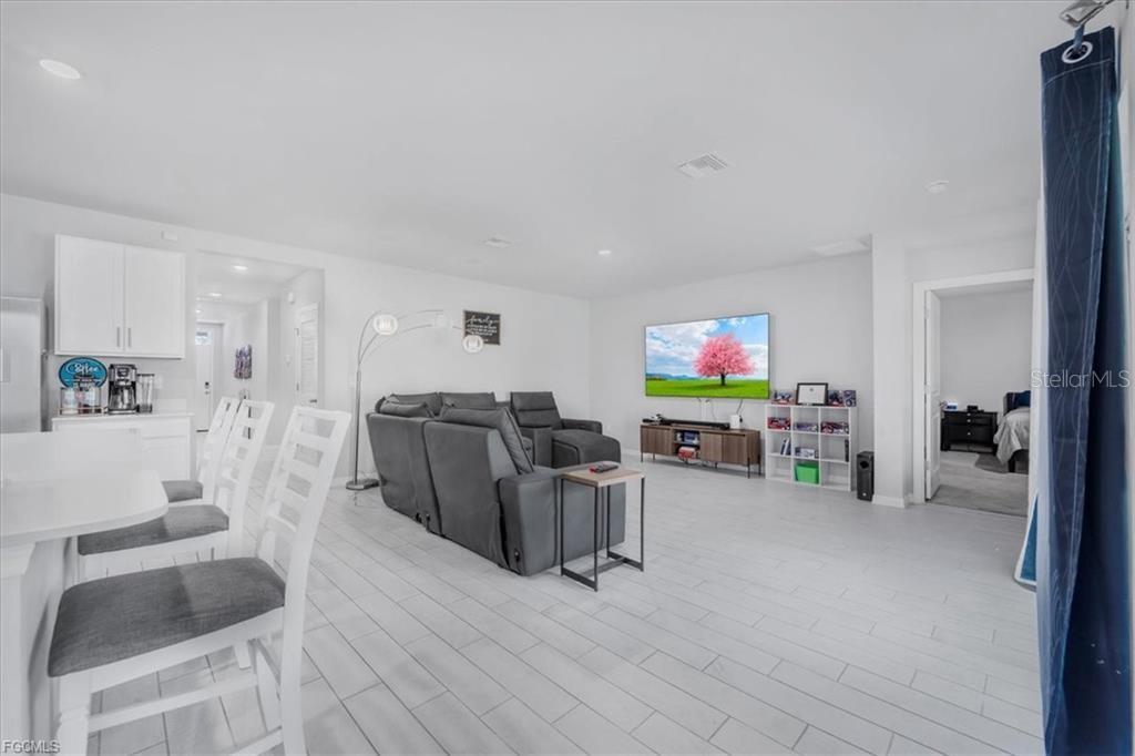 1216 NW 21ST PL