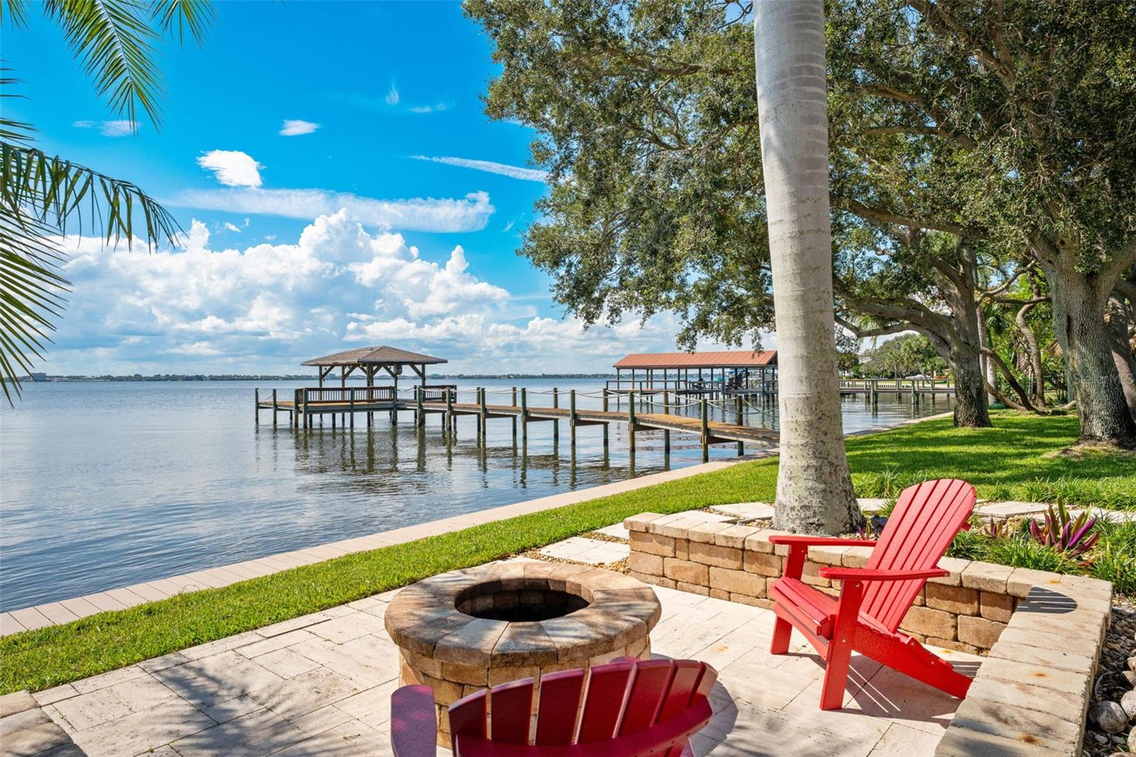 1745 SHORE VIEW DR