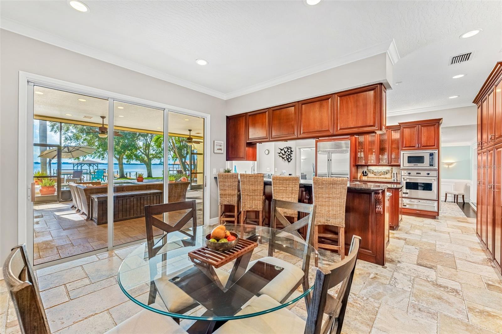 1745 SHORE VIEW DR