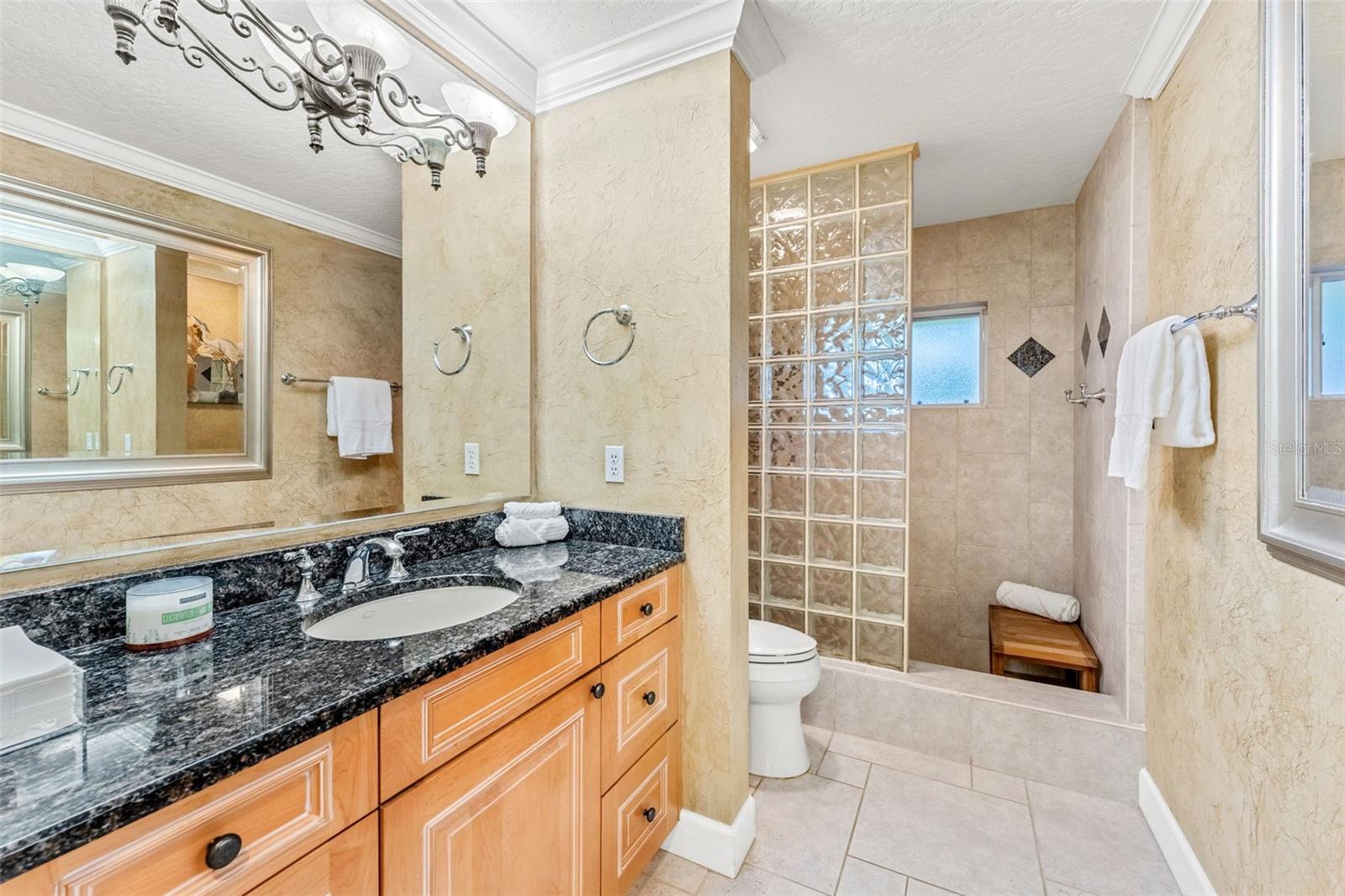 1745 SHORE VIEW DR