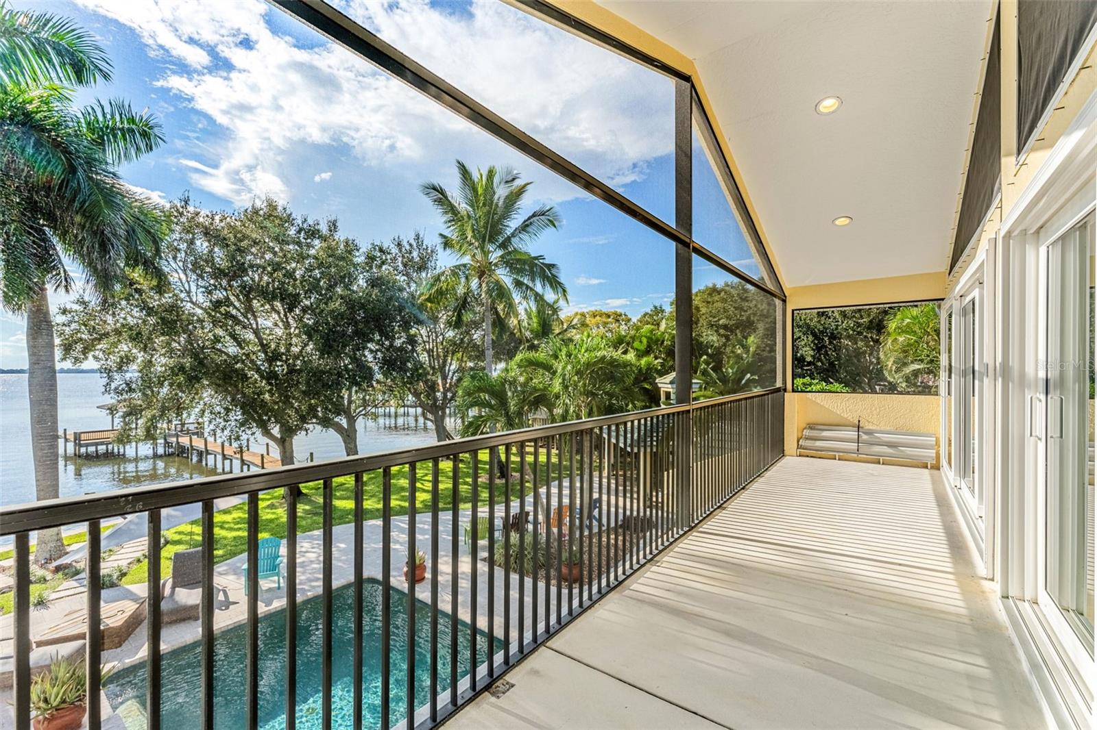 1745 SHORE VIEW DR