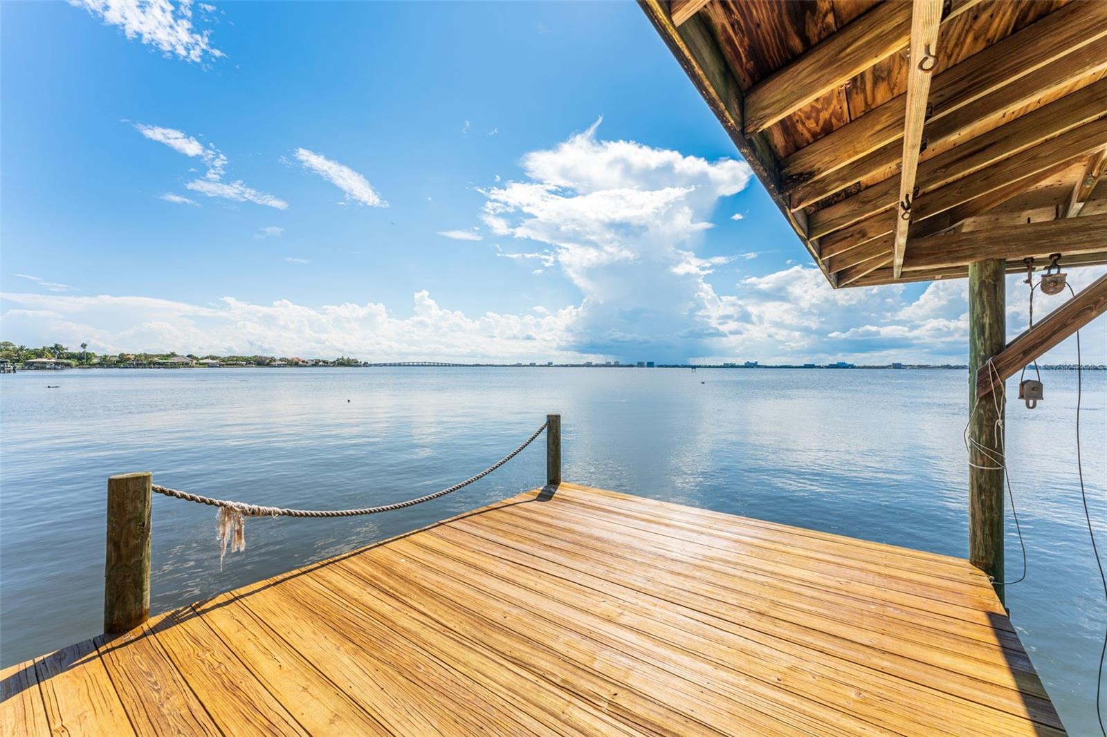 1745 SHORE VIEW DR