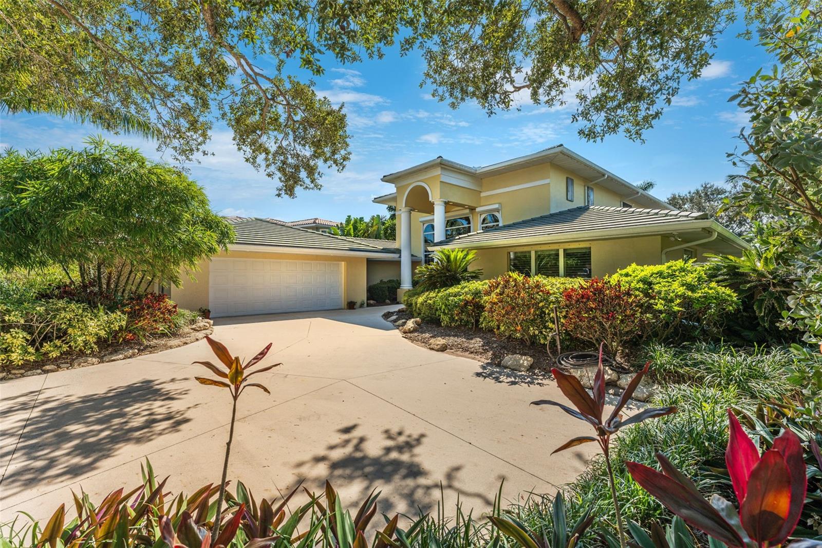 1745 SHORE VIEW DR