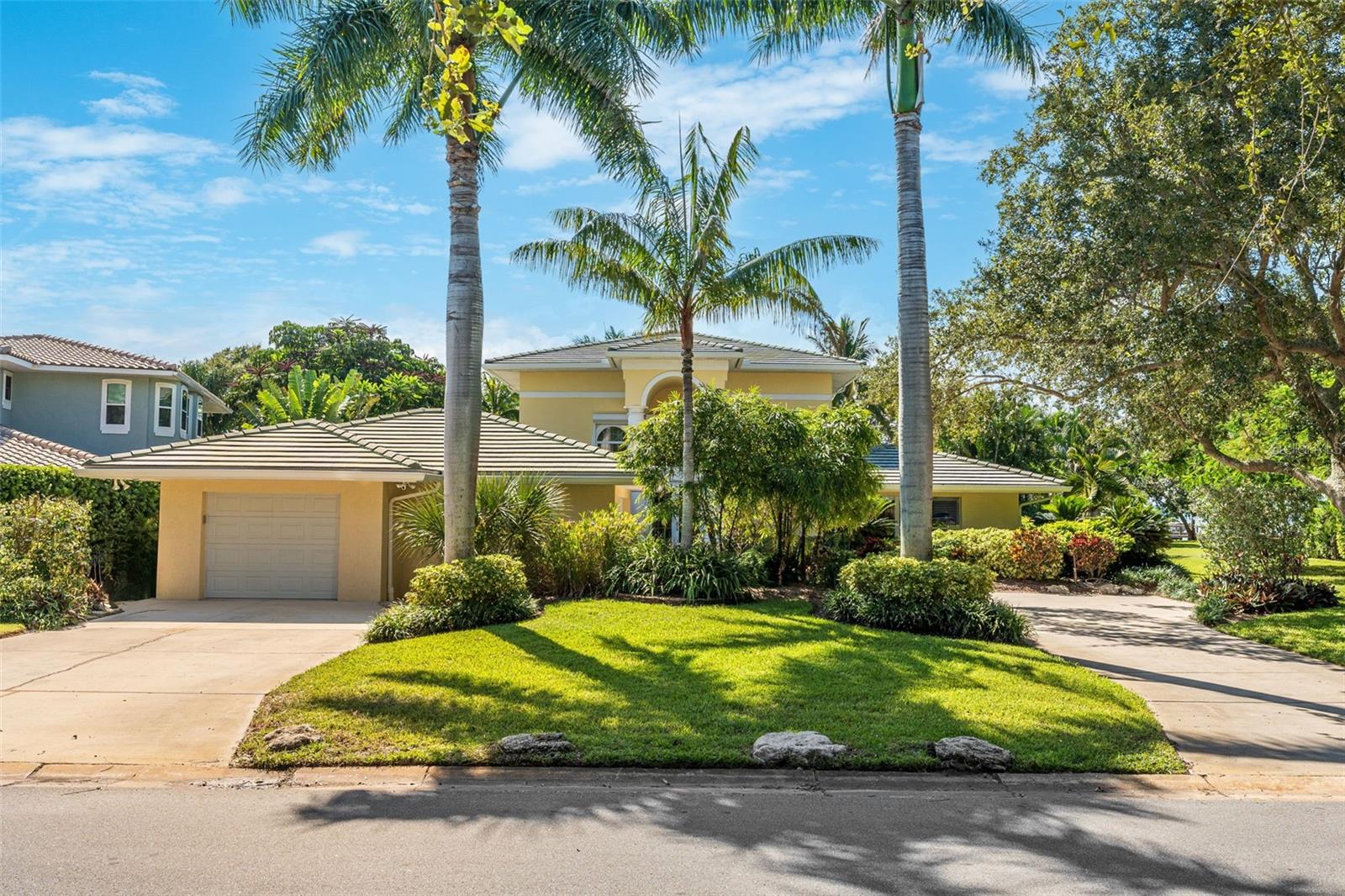 1745 SHORE VIEW DR