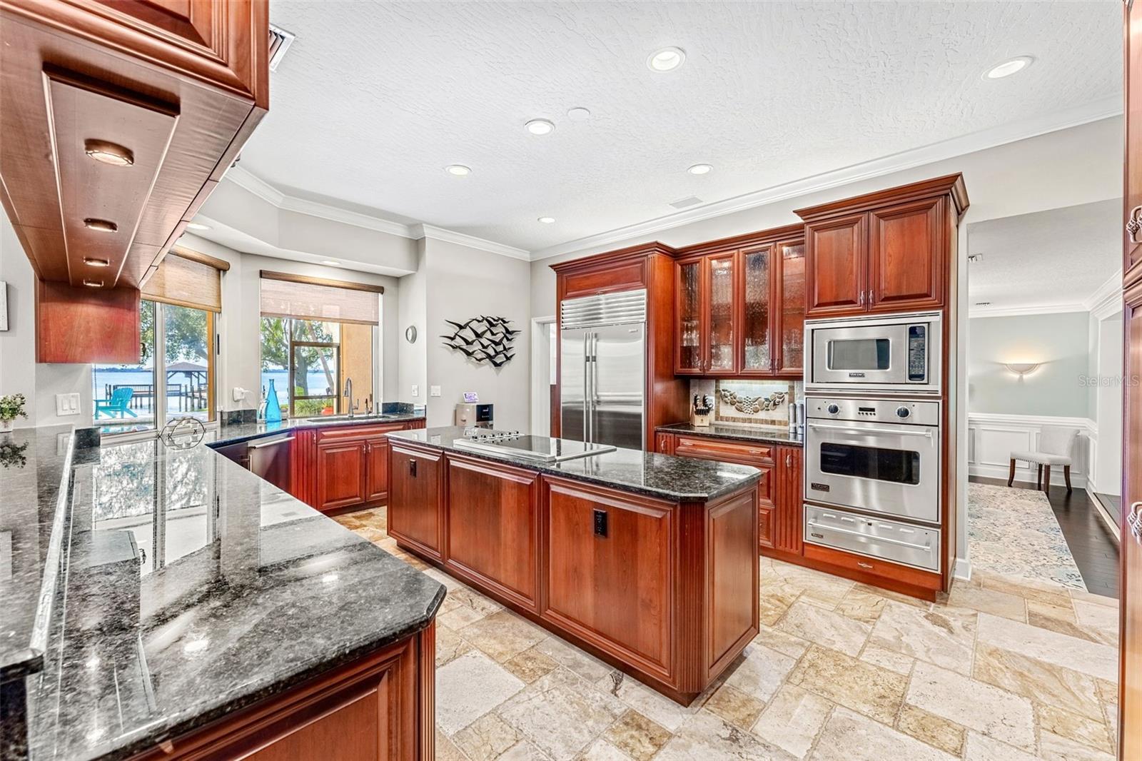 1745 SHORE VIEW DR