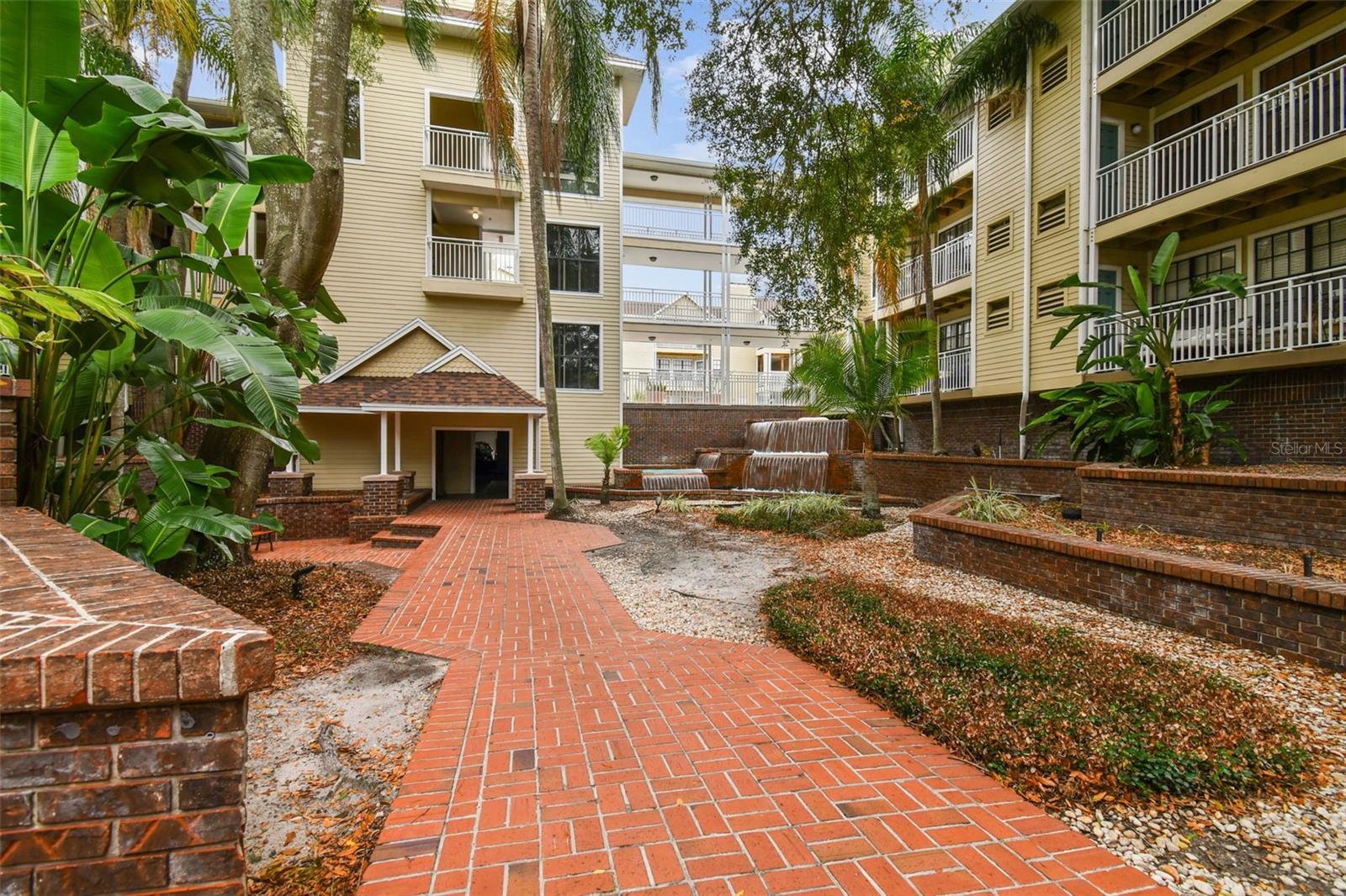 1000 W HORATIO ST #312