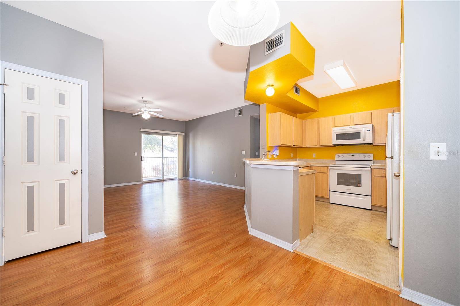 2015 ERVING CIR #201