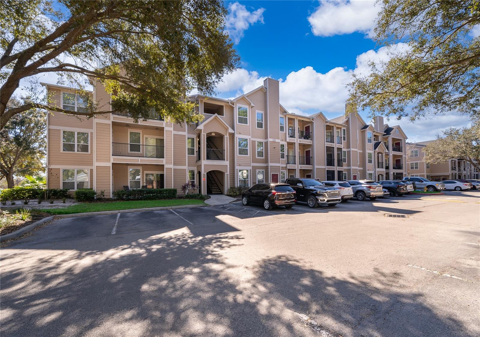 2015 ERVING CIR #201