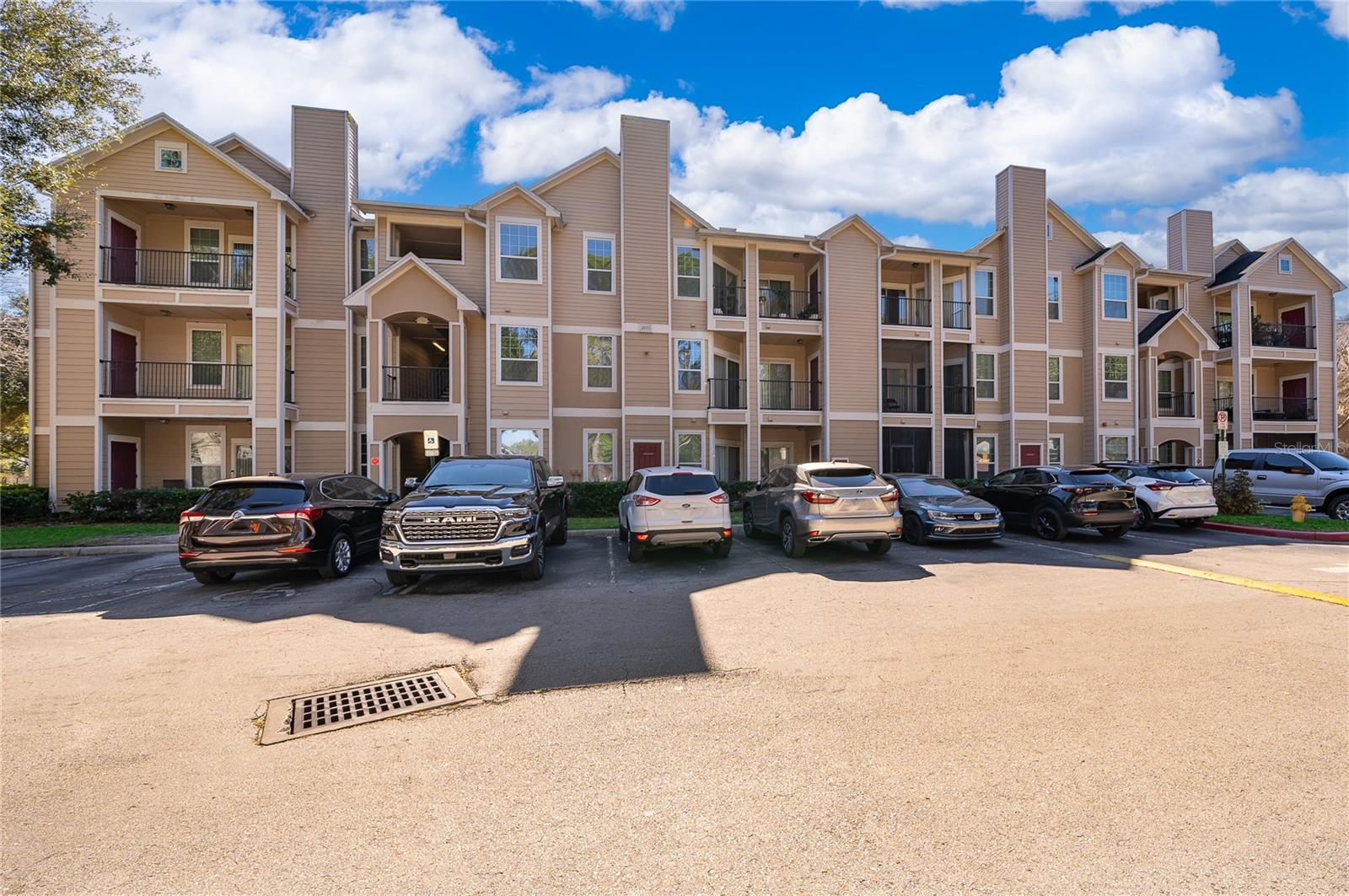 2015 ERVING CIR #201