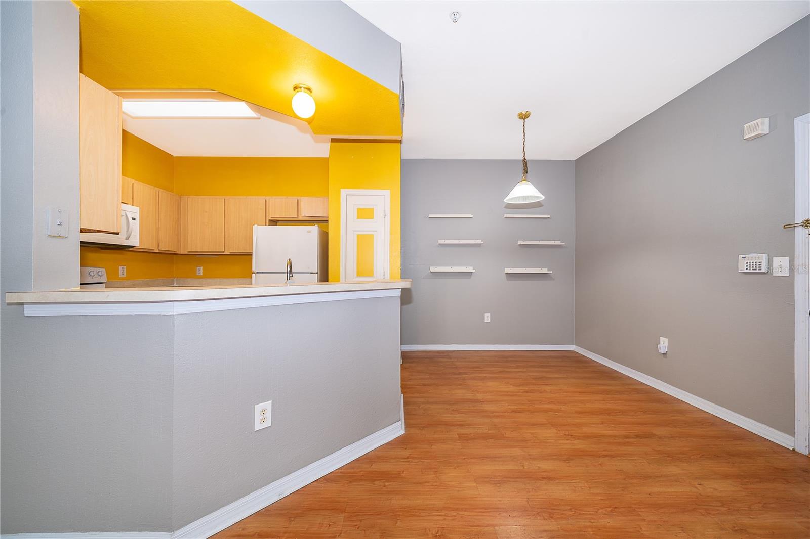 2015 ERVING CIR #201