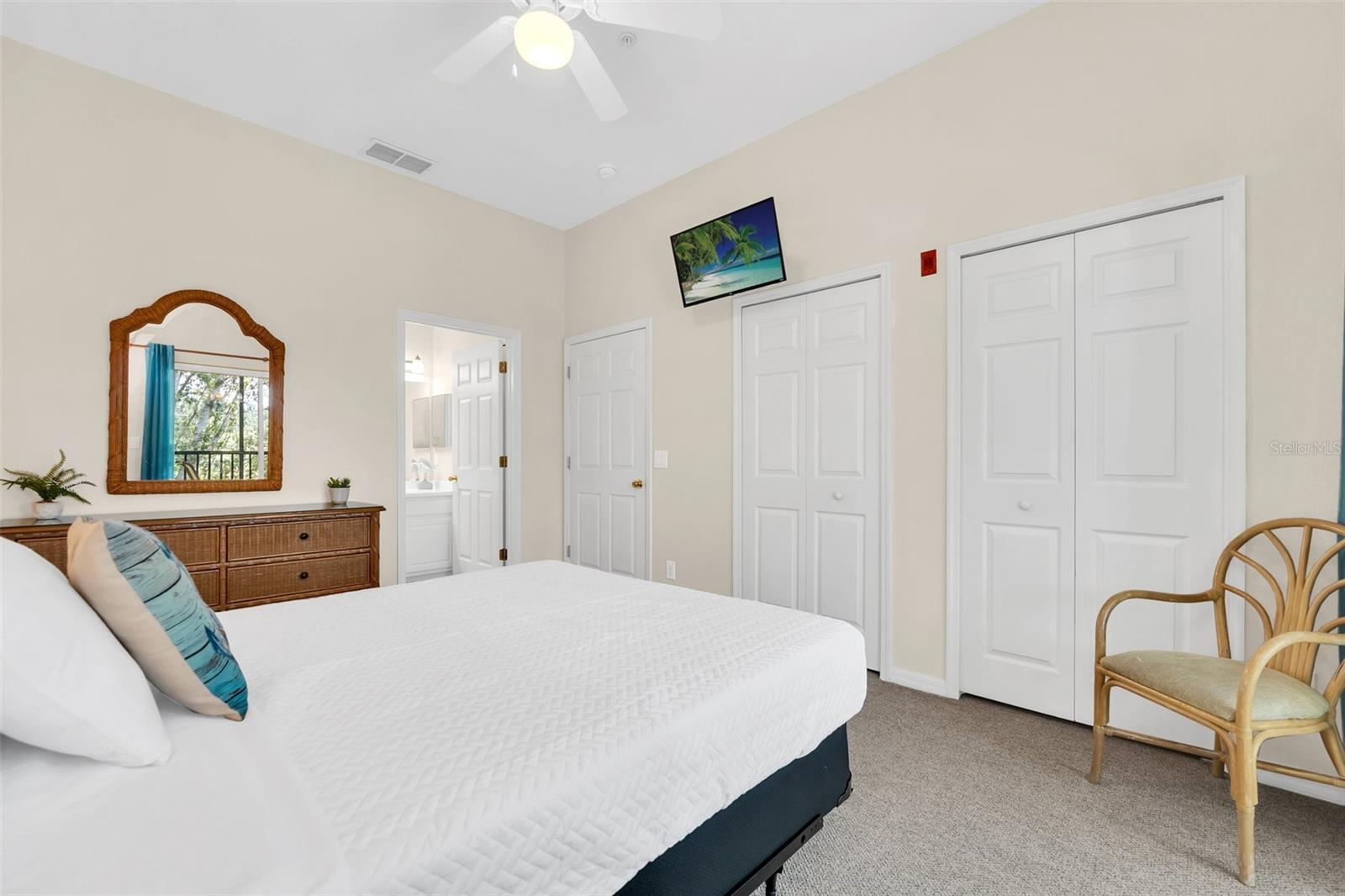 615 LUCAYA LOOP