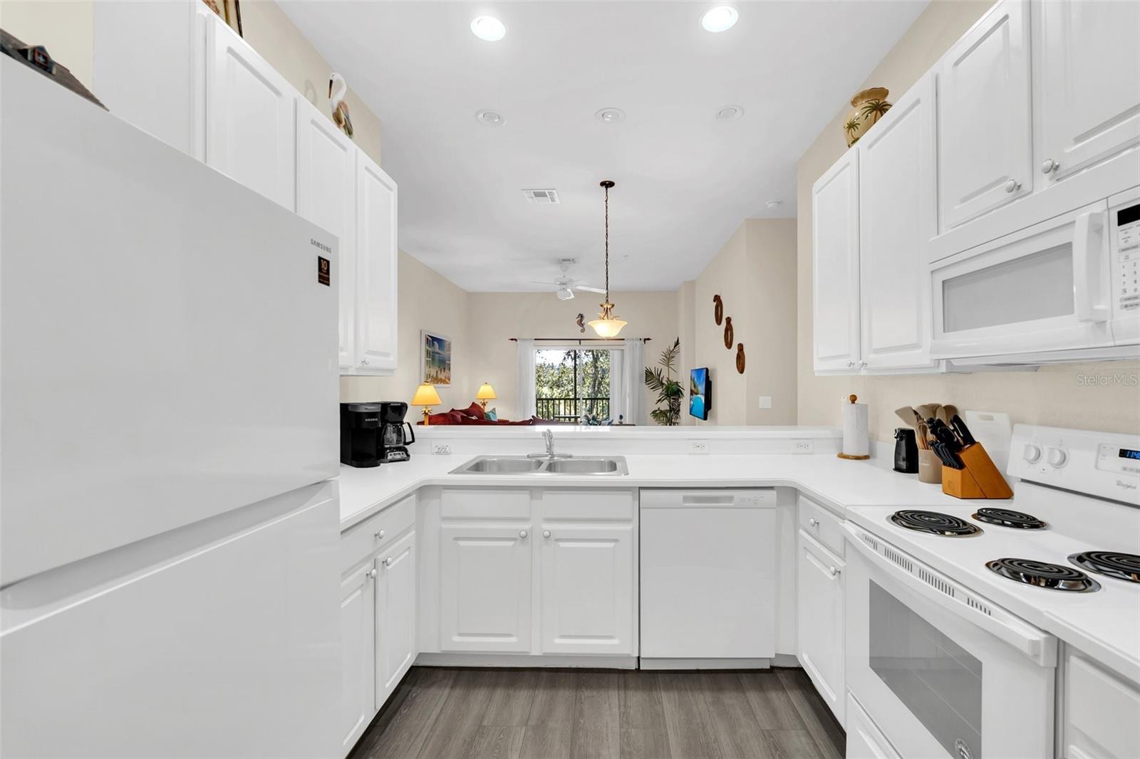 615 LUCAYA LOOP