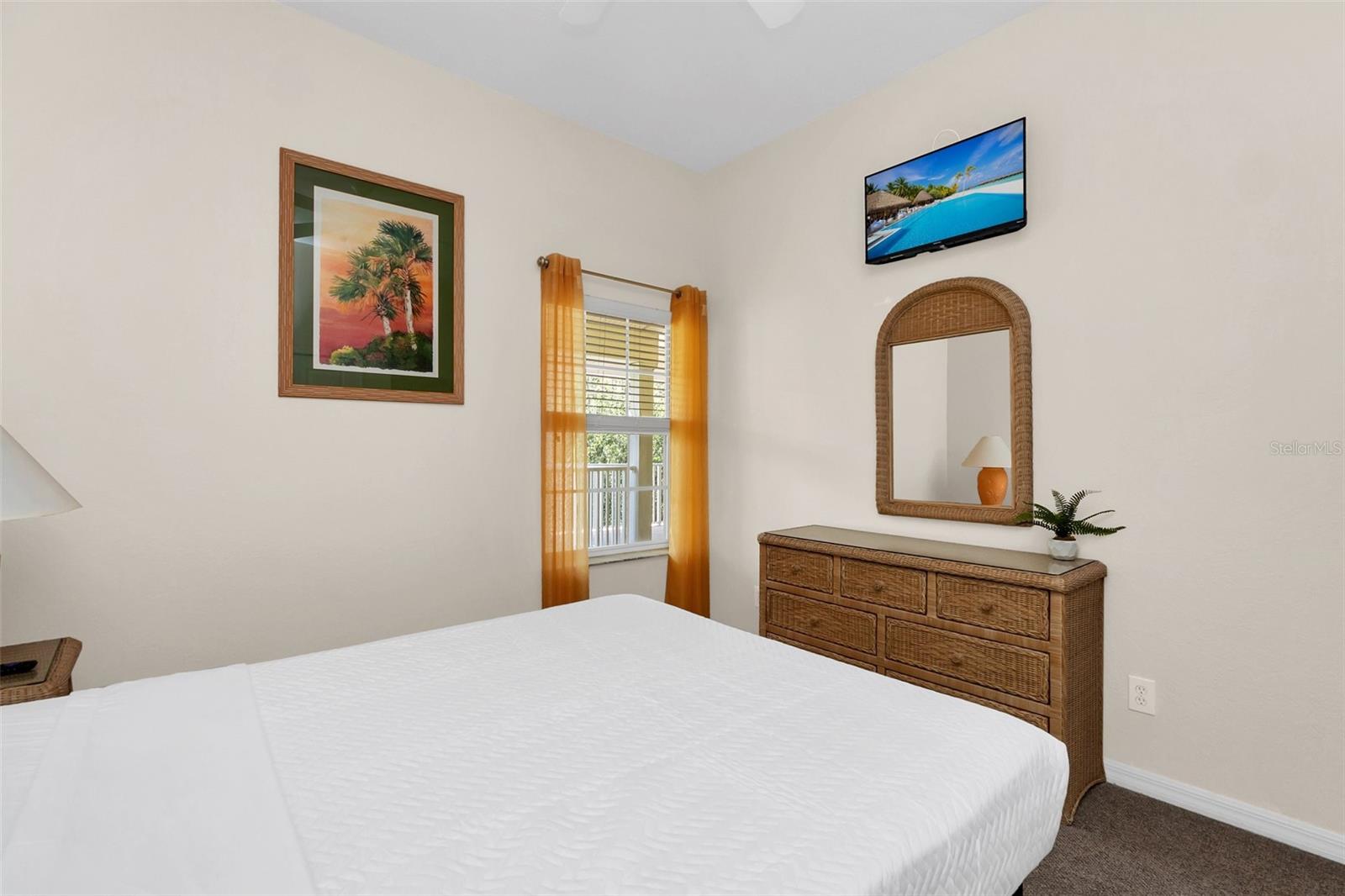615 LUCAYA LOOP