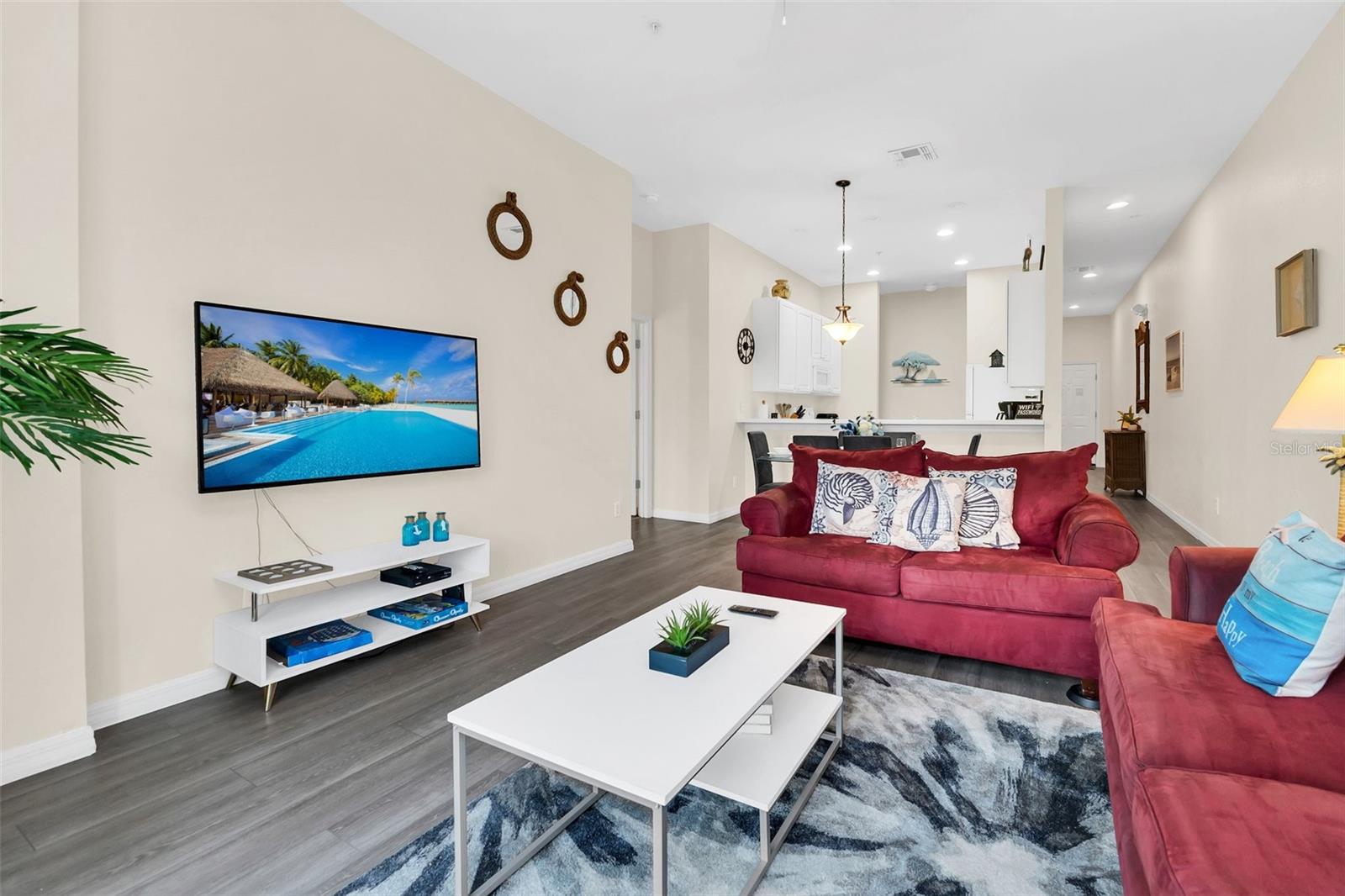 615 LUCAYA LOOP