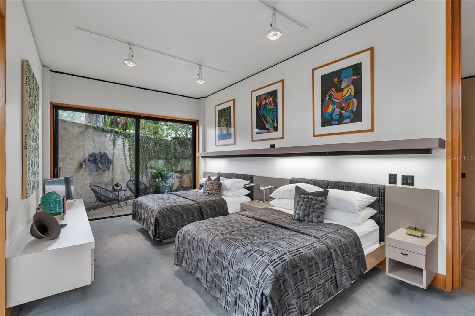 111 SAND PINE LN