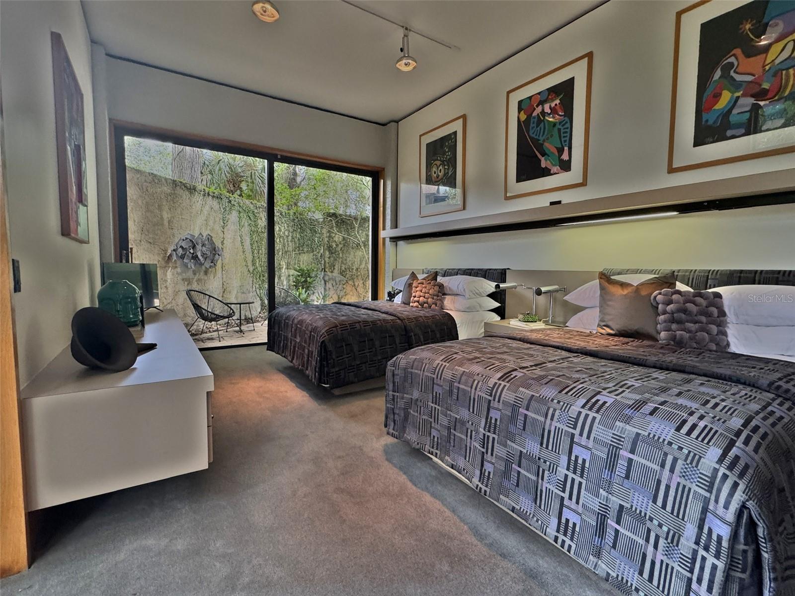 111 SAND PINE LN