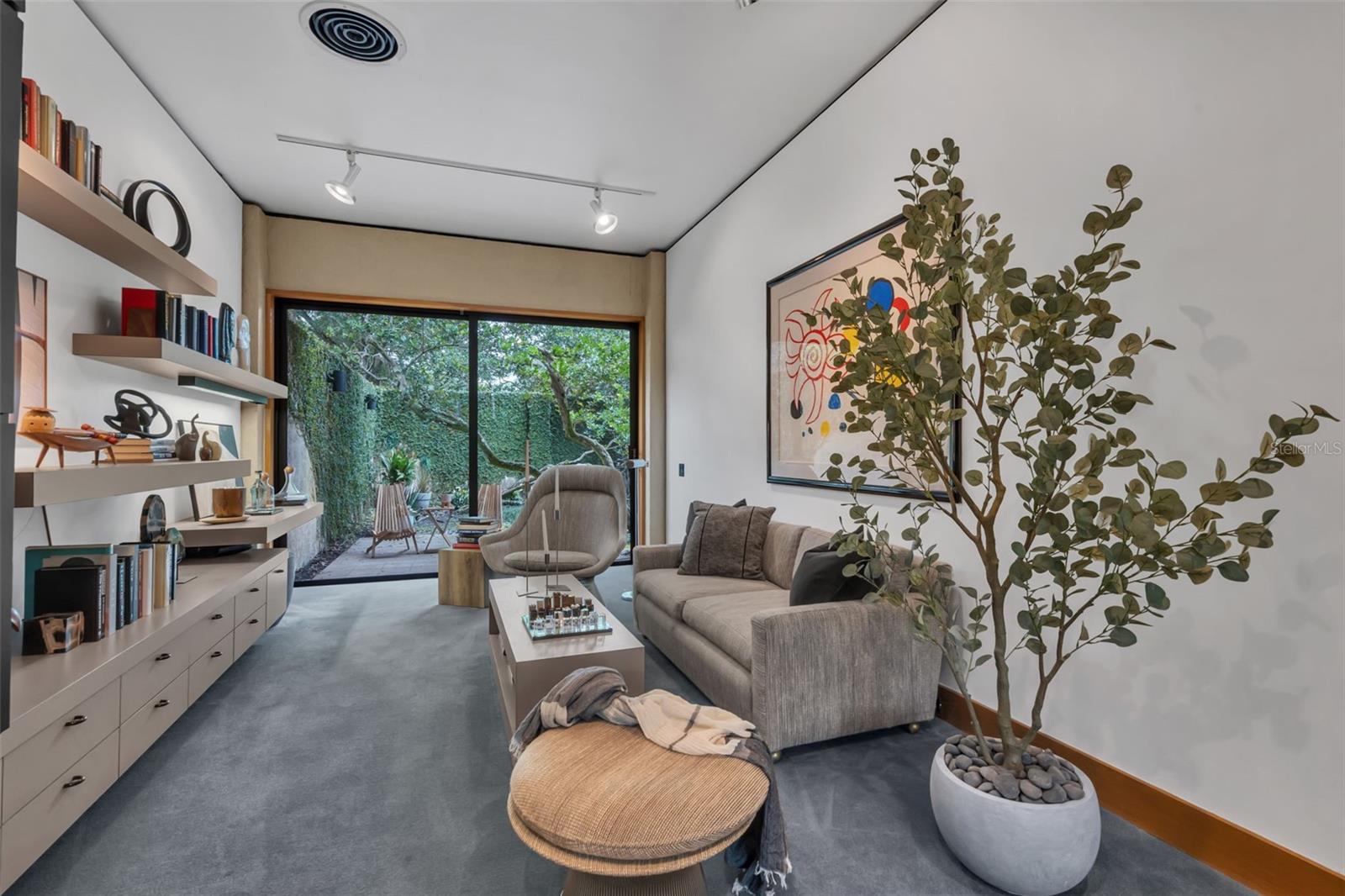 111 SAND PINE LN