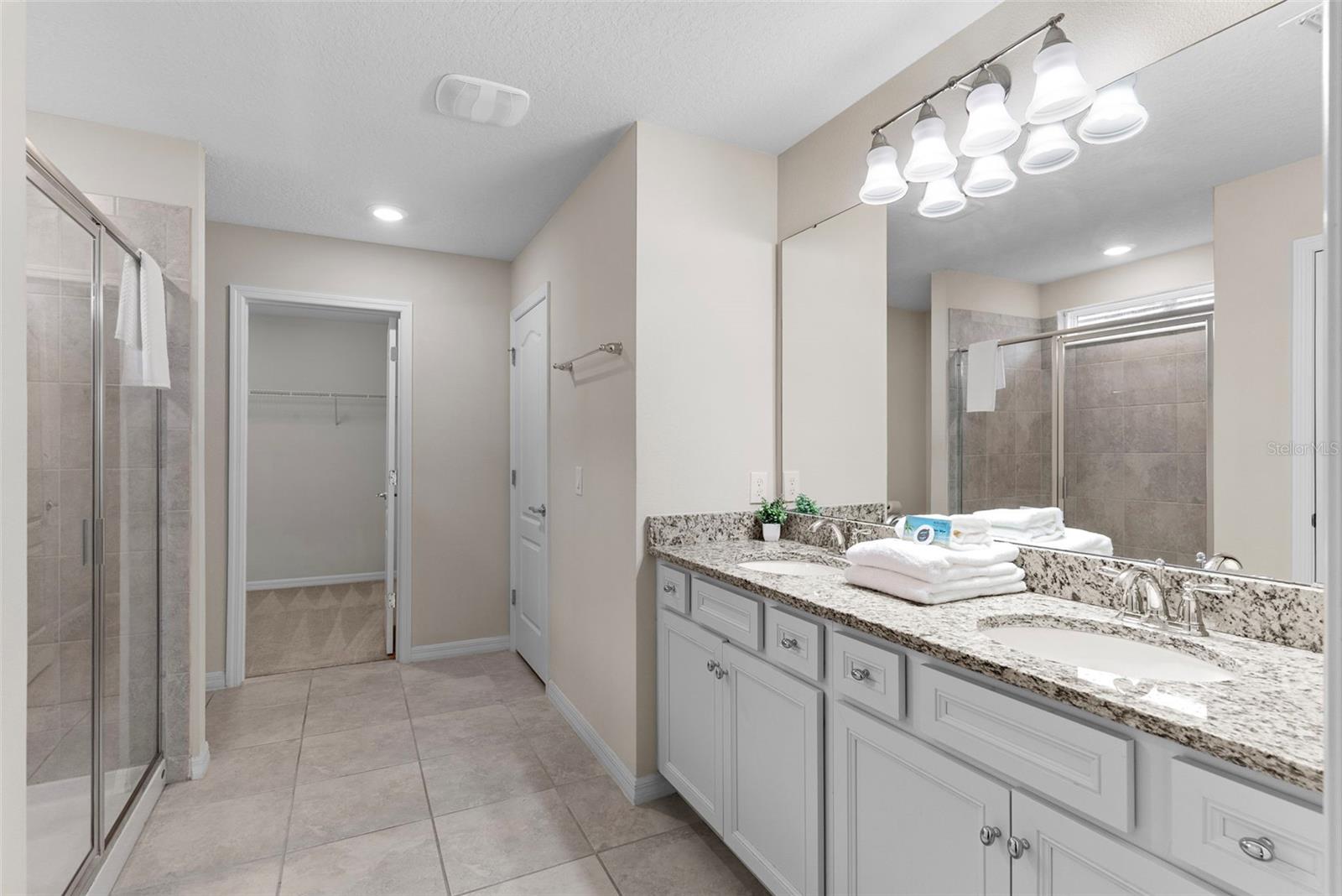 7247 OAKMOSS LOOP LOOP