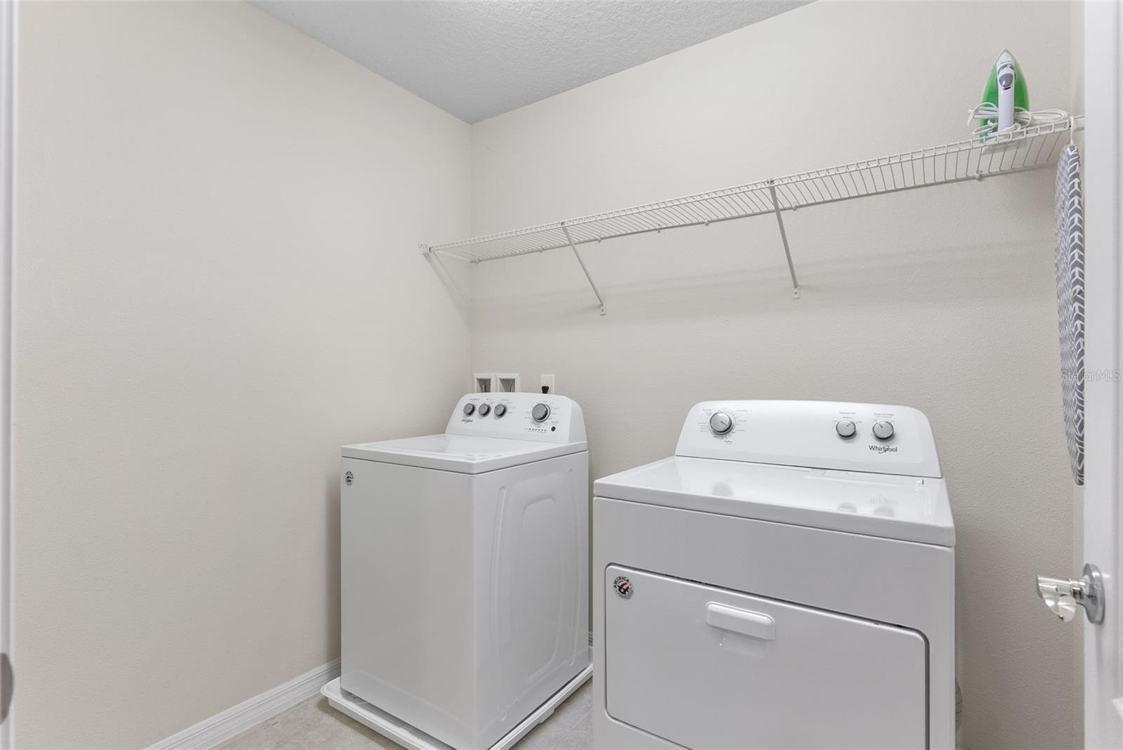 7247 OAKMOSS LOOP LOOP