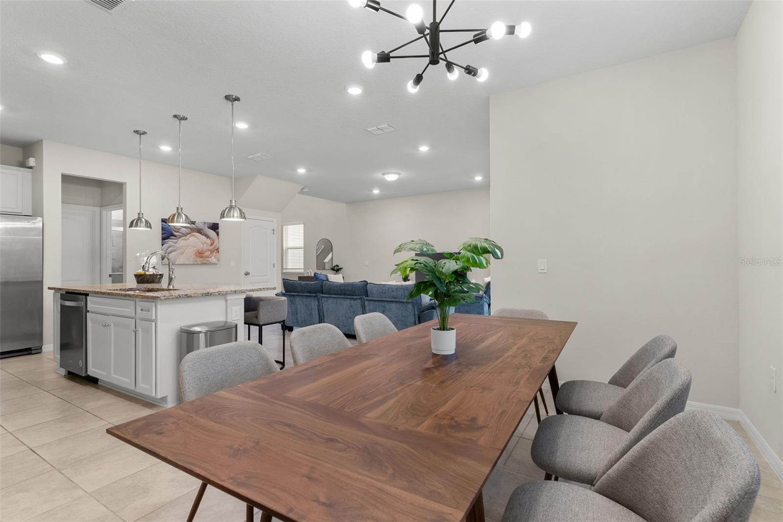 7247 OAKMOSS LOOP LOOP