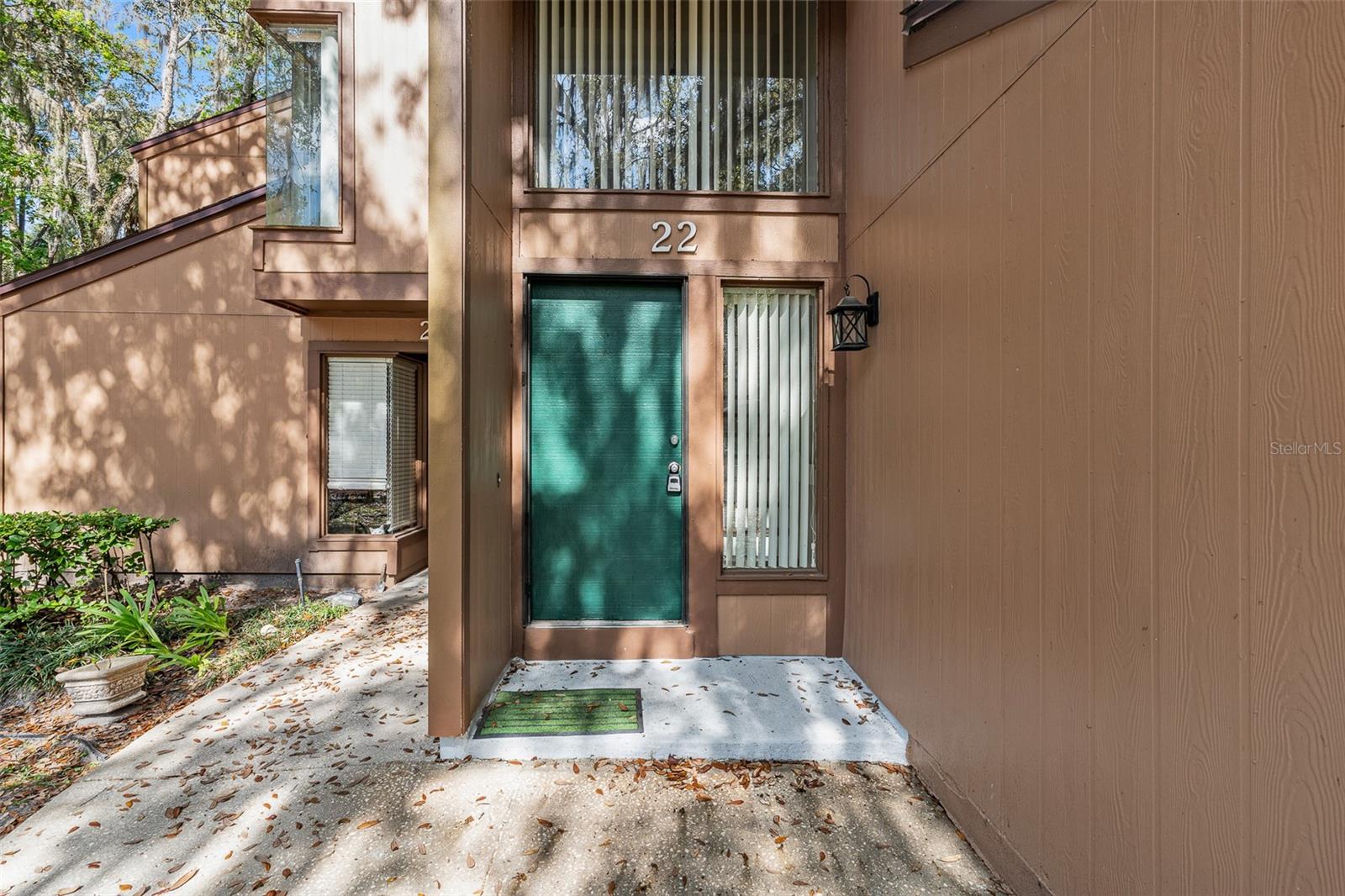 22 PINEHURST PL