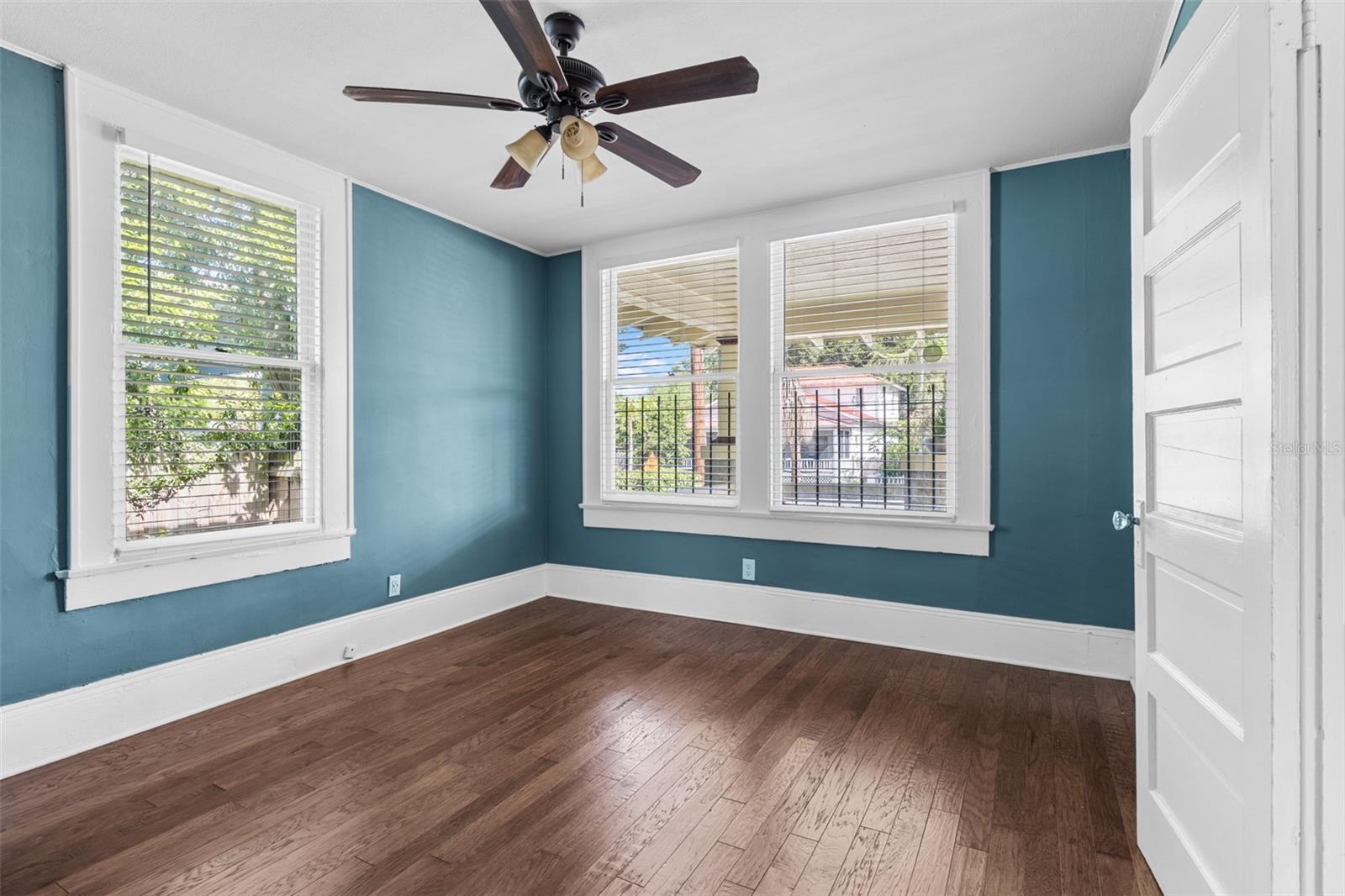 507 E FLORIBRASKA AVENUE