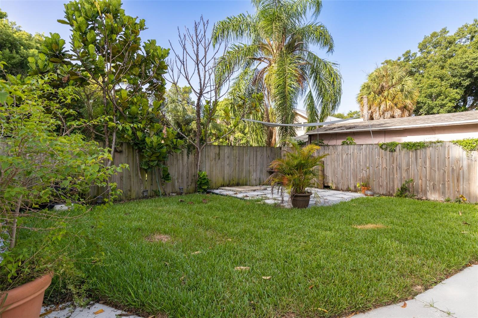 507 E FLORIBRASKA AVENUE