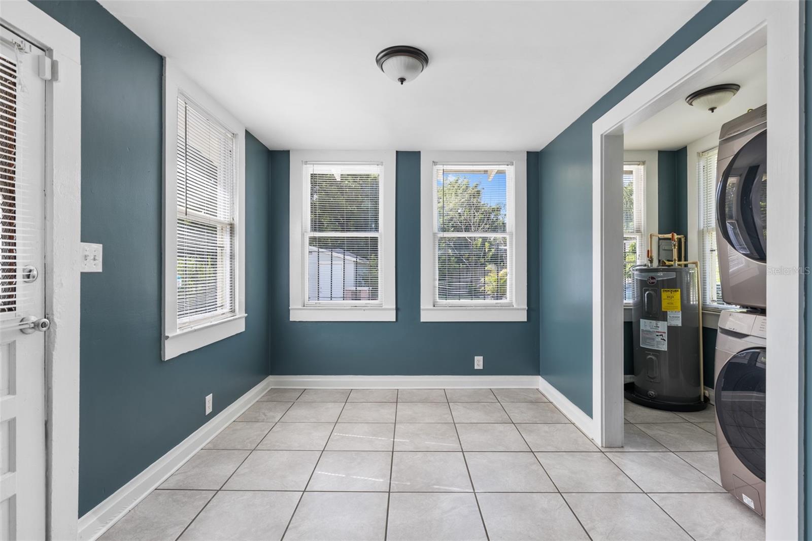 507 E FLORIBRASKA AVENUE