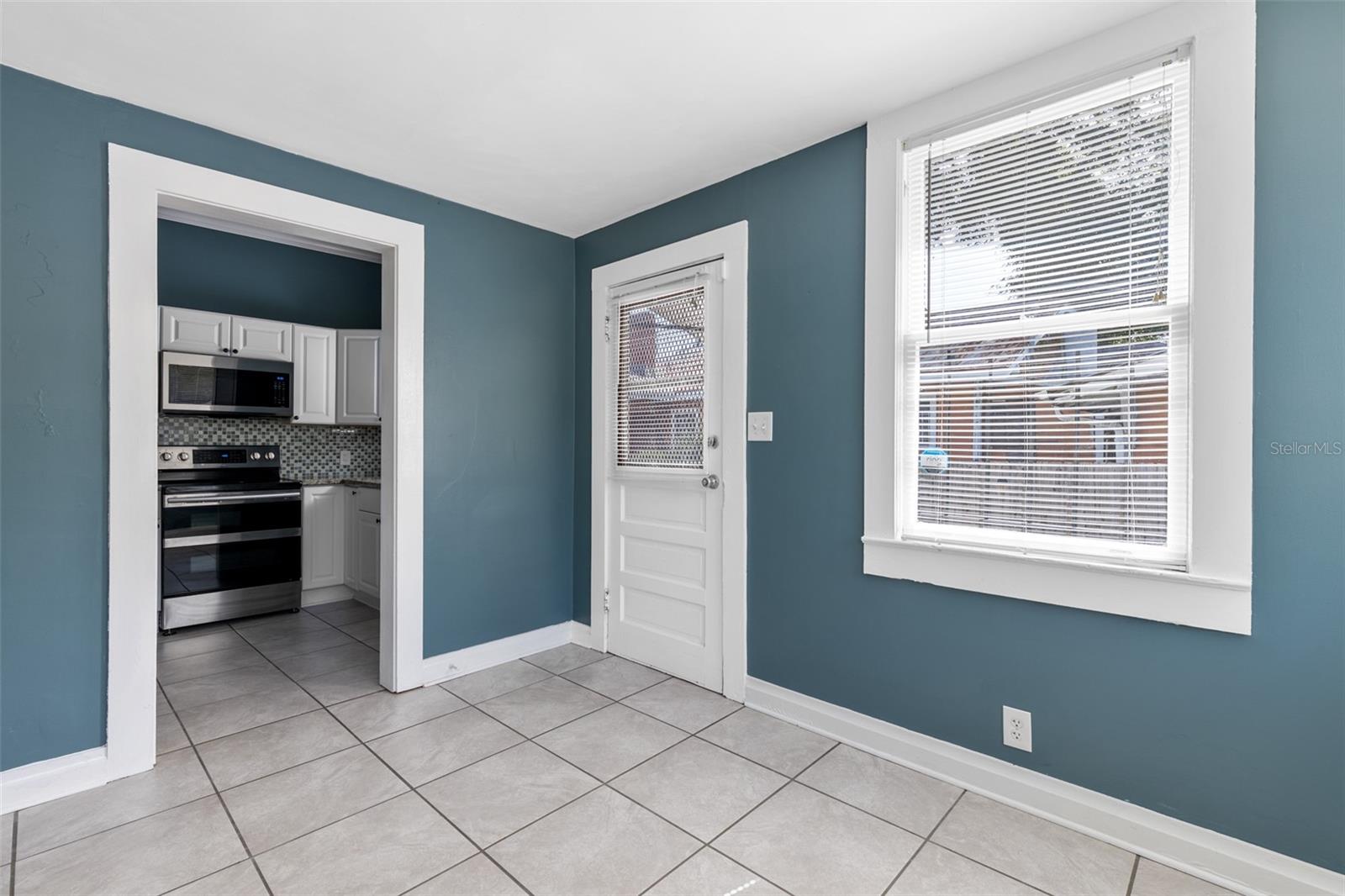 507 E FLORIBRASKA AVENUE