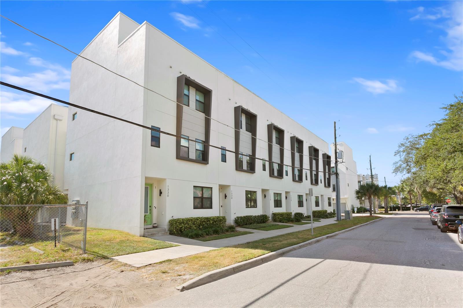 1330 W GRAY STREET Unit: 2