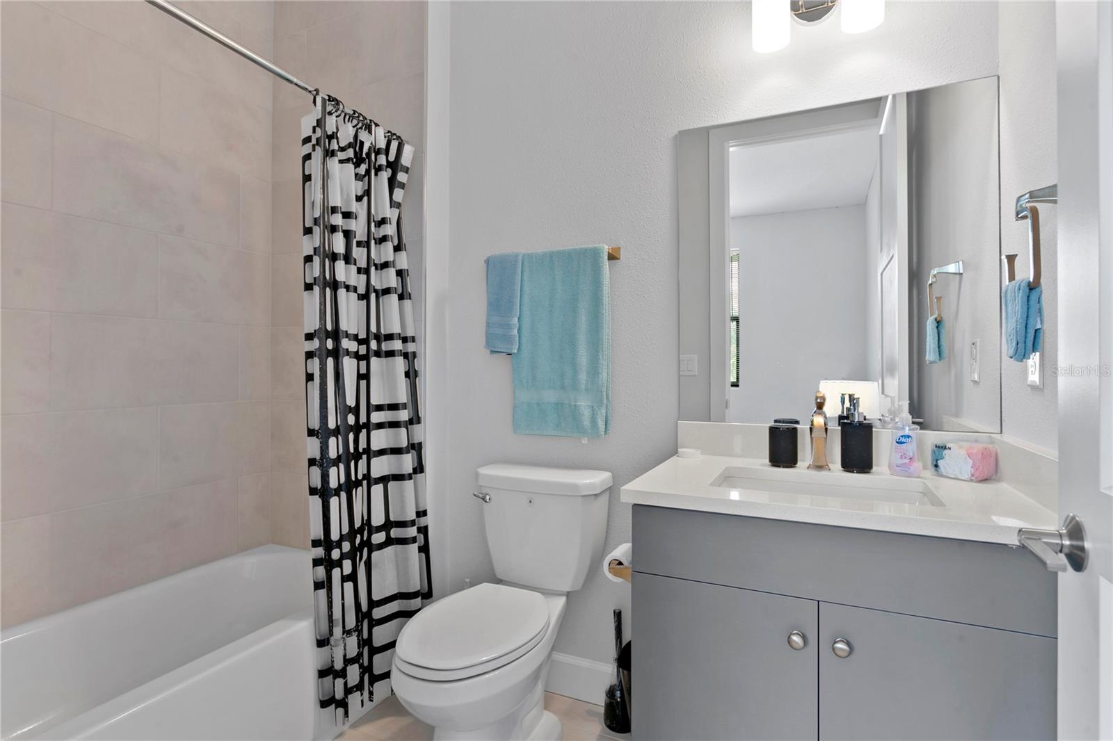 1330 W GRAY STREET Unit: 2